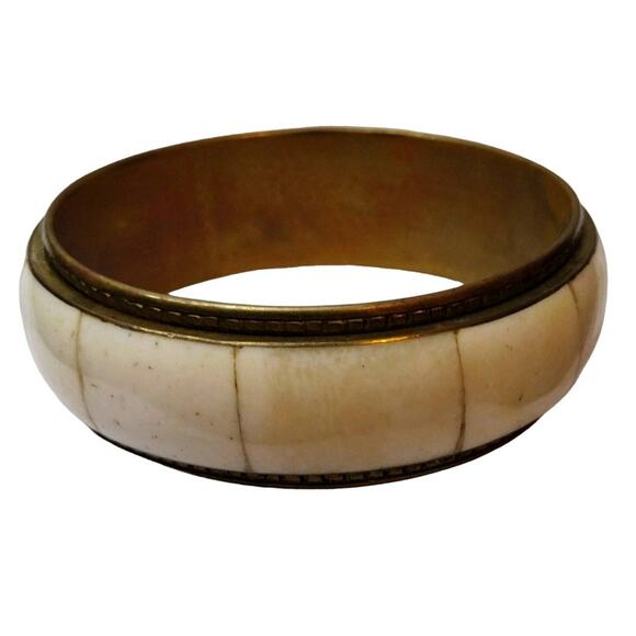 Vintage Mother of pearl bangle bracelet - Picture 1 of 5